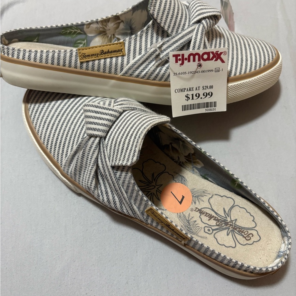 Tommy Bahama Black and White Mules with Knotted Detail